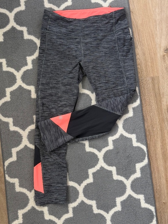 Lululemon Pace Rival Crop 22”- Size 6 - Picture 2 of 5